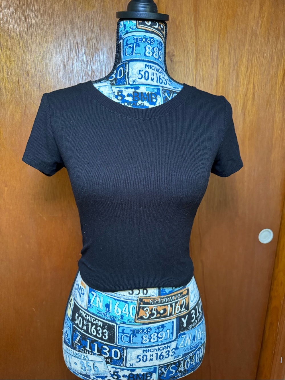 Bozzolo Black Ribbed Crop Top
